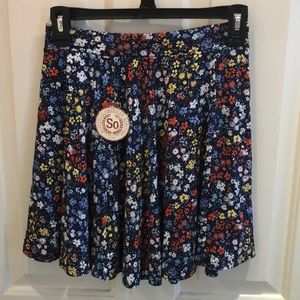 Super cute flower mini-skirt!